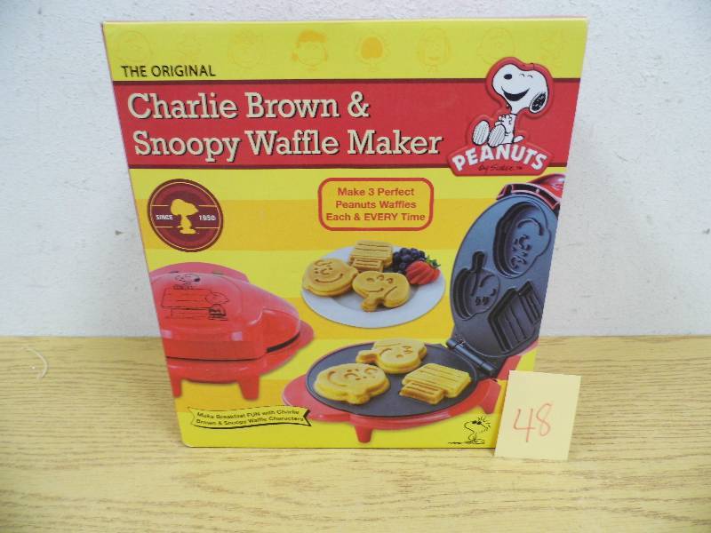 Charlie Brown & Snoopy Waffle Maker