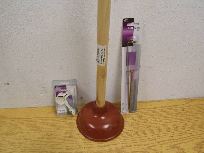 Plunger w Toilet Repair Items