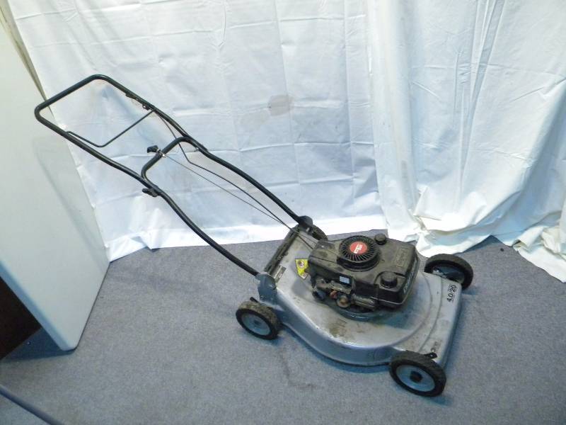 lot 5 image: Craftsman Lawnmower