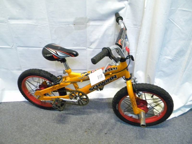 lot 9 image: Kids Schwinn Bike