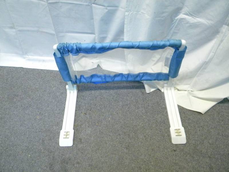 lot 14 image: Safety First Bed Rail