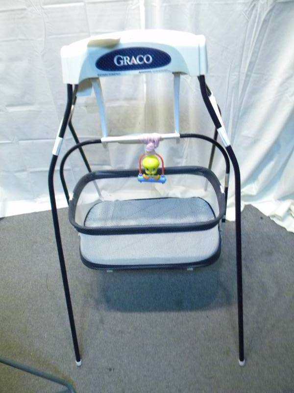lot 17 image: Graco Baby Swing