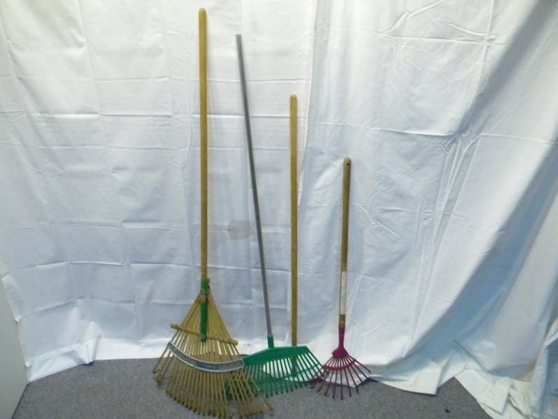 lot 23 image: Rake Lot