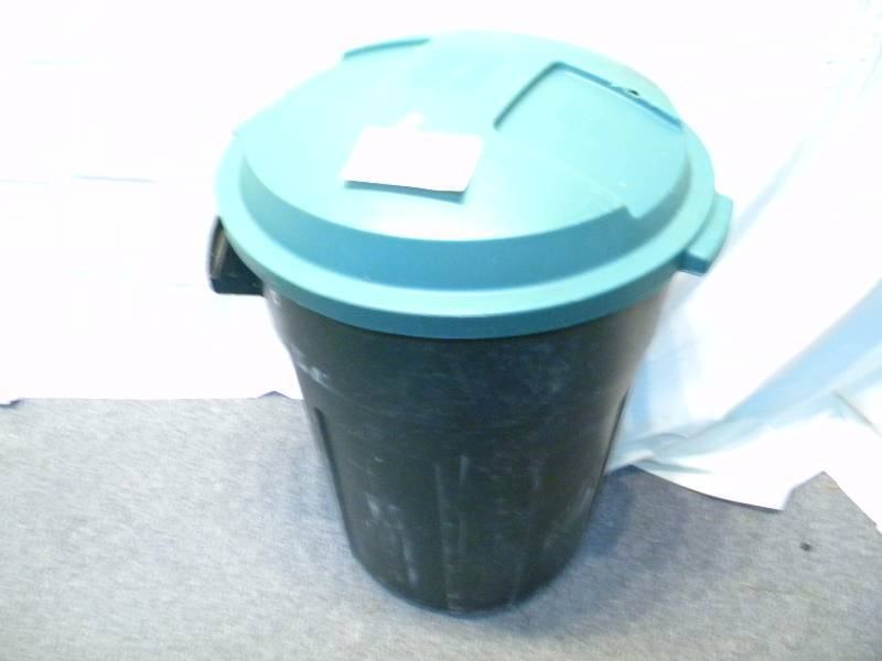 lot 24 image: Rubbermaid Garbage Can