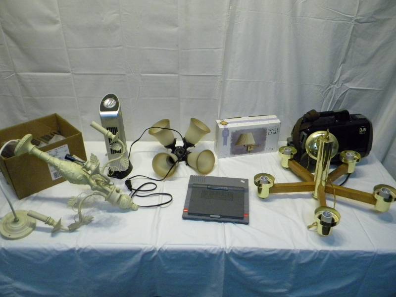 lot 40 image: Misc Lighting and Electrical Lot