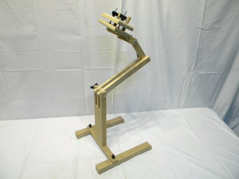 lot 65 image: Wooden Craft Stand