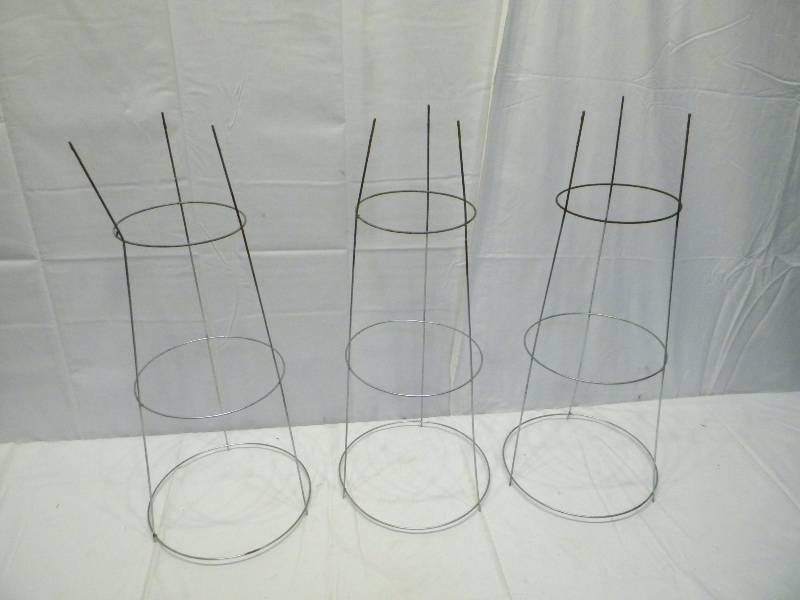 lot 75 image: Garden Stands