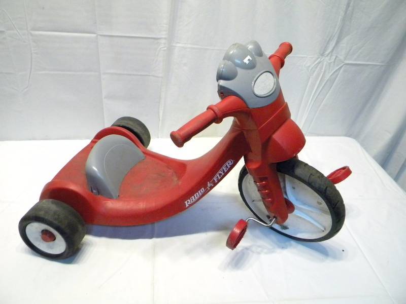 lot 90 image: Radio Flier 3 Wheeler