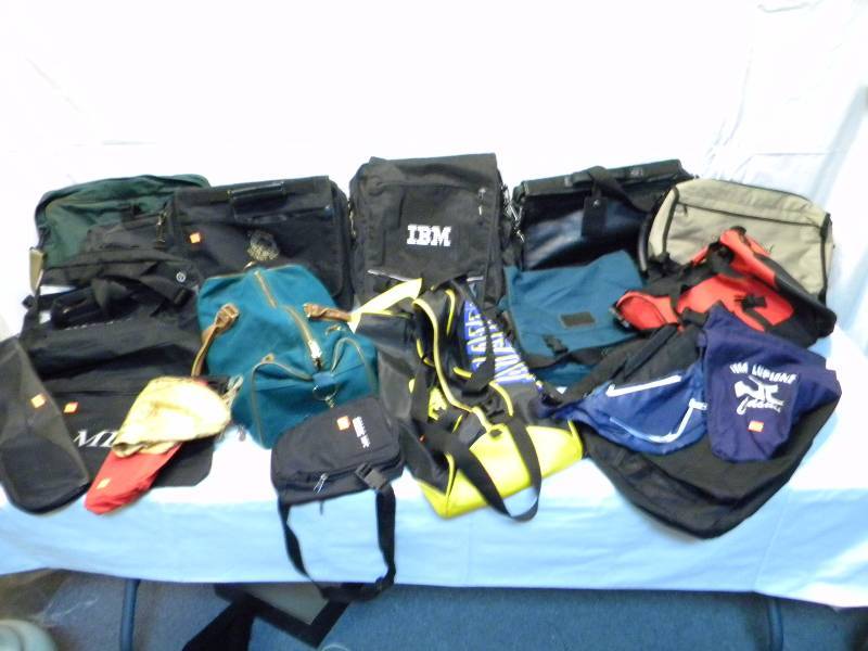lot 92 image: Travel Bag Lot