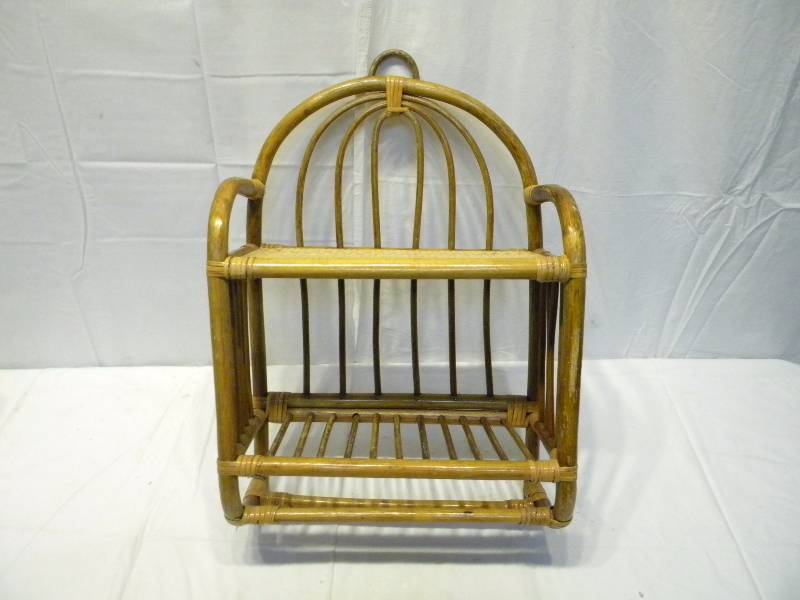 lot 98 image: Rattan Wall Shelf