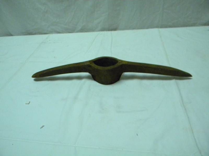 lot 120 image: Pick Ax