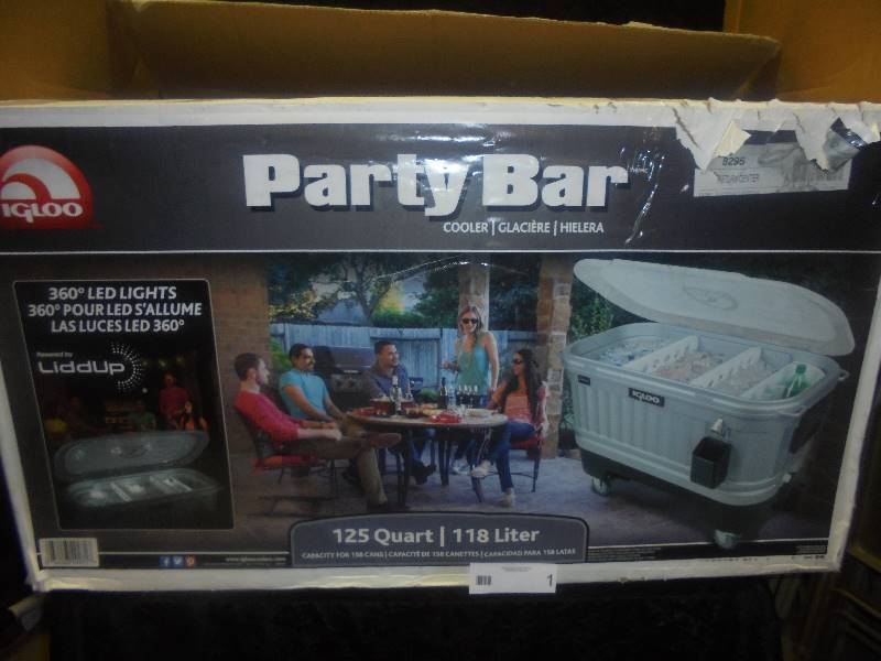 lot 1 image: Igloo Party Bar