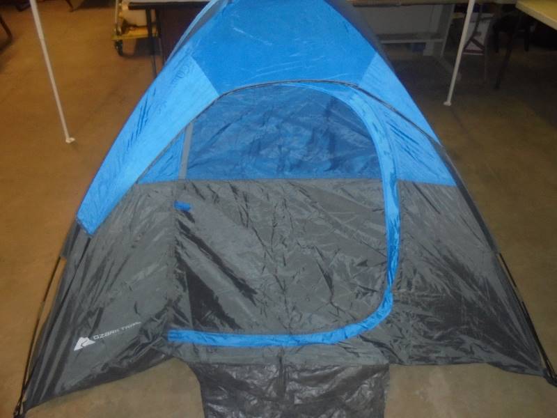 lot 8 image: Ozark Trail 2 Person Tent, 7x7 Dome