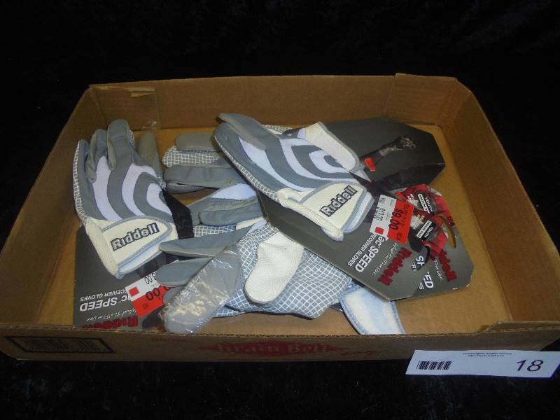 lot 18 image: Lot - Misc Riddell Youth Football Receiver Gloves