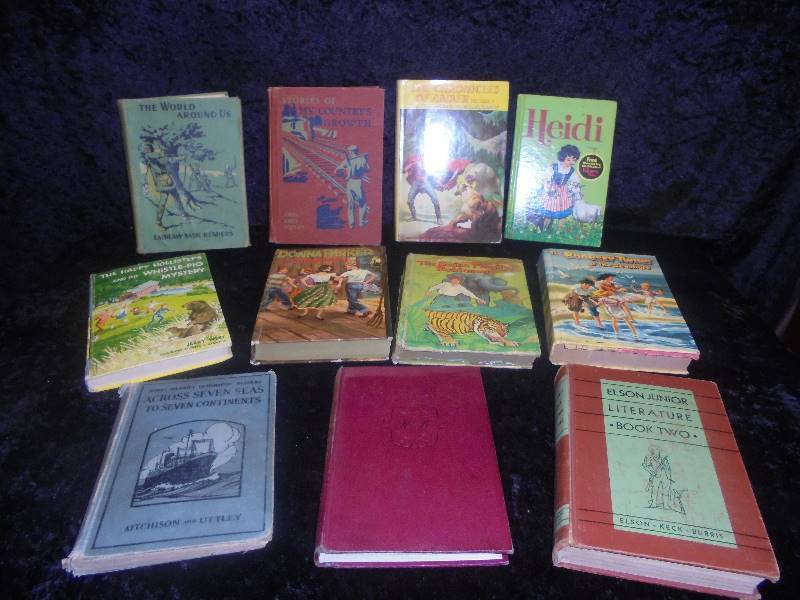 lot 24 image: Lot - Misc Vintage Books