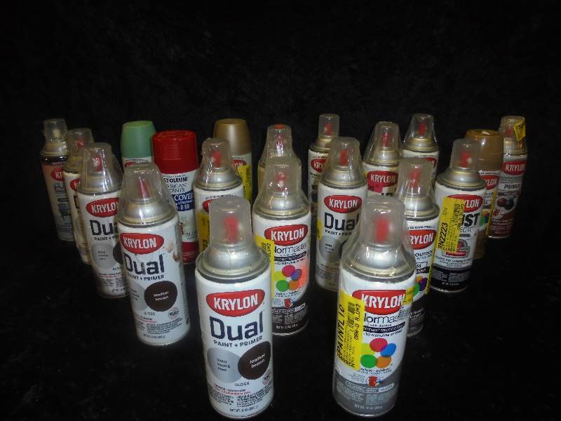 lot 37 image: Lot - Misc Cans of Spray Paint
