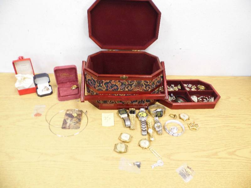 Jewelry Box w Jewelry