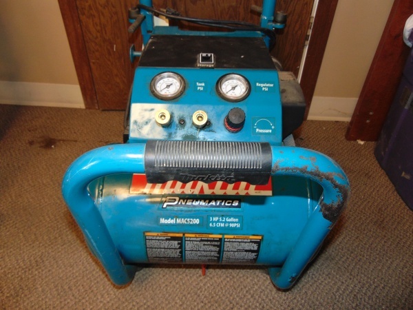Makita Air Compressor On Cart