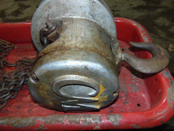 Vintage Cyclone 1-12 Ton Barn Hoist