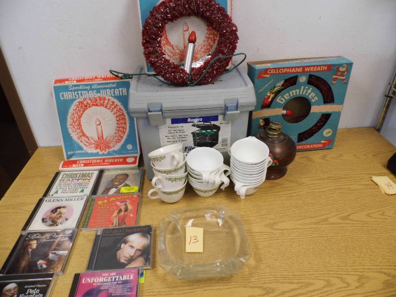 lot 13 image: CDs, Cups, Dcor wFile and Tote