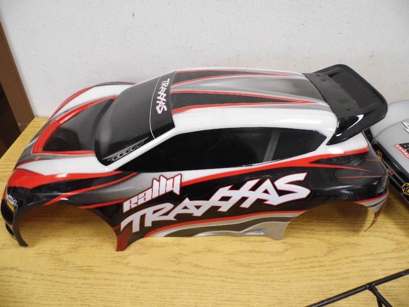 lot 42 image: RC Car Skins & Frame