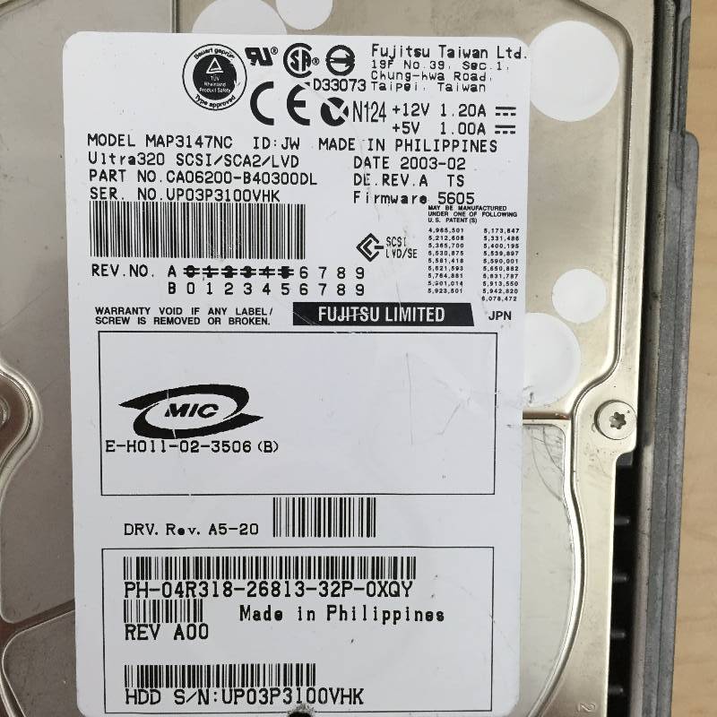 lot 51 image: 5 Fujitsu Maxtor Seagate Computer Harddrives 3 With Bays & 2 Without See Pics for Specs