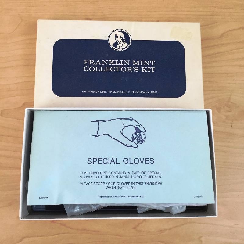 lot 86 image: FRANKLIN MINT COIN COLLECTORS KIT TONGS LUMAVIEWER GLOVES CLEANER VINTAGE