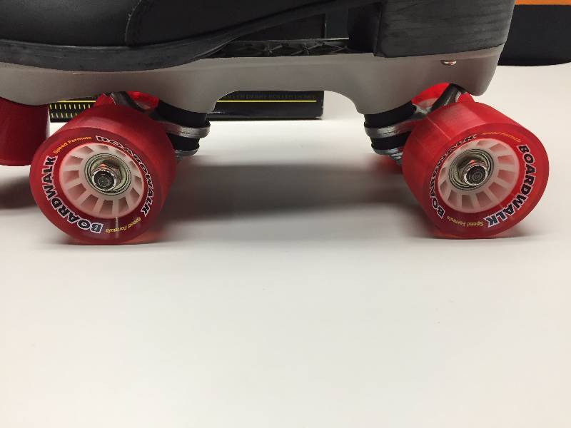 MENS ROLLER SKATES