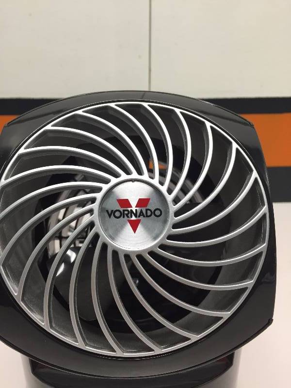 VORANDO OSCILLATING FAN