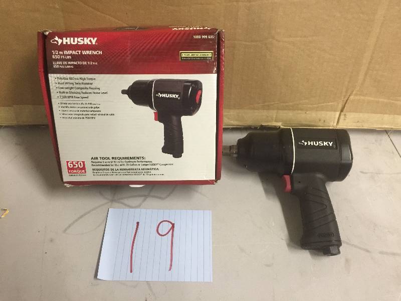 lot 19 image: Husky 12in Impact Wrench 650 FT Lbs