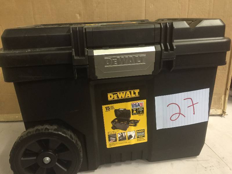 lot 27 image: Dewalt 15 Gal Chest