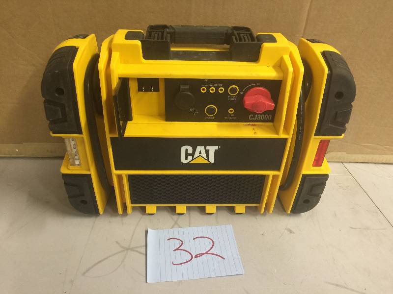 lot 32 image: CAT Power Inverter