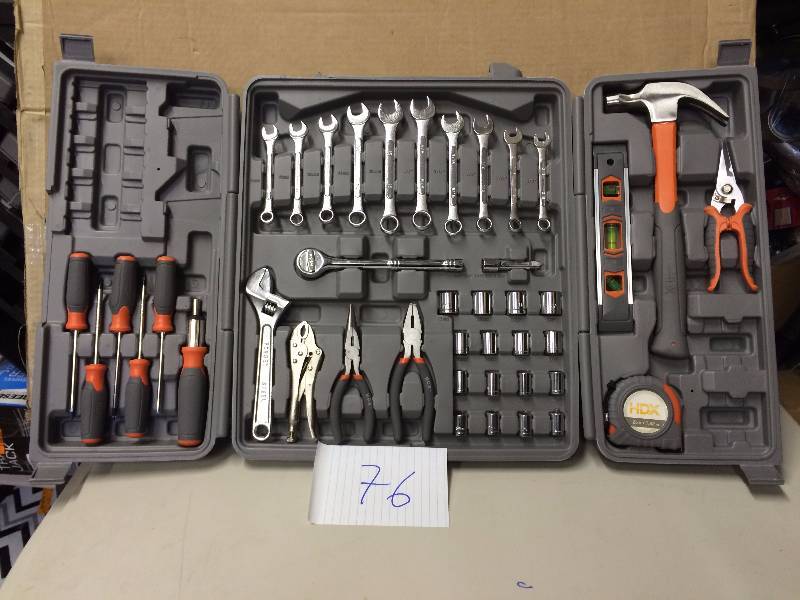 lot 76 image: HDX Homeowners 137 pc  Tool Set New