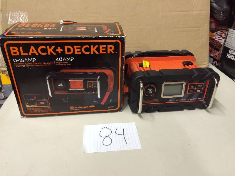 lot 84 image: Black and Decker 40 amp Engine Start