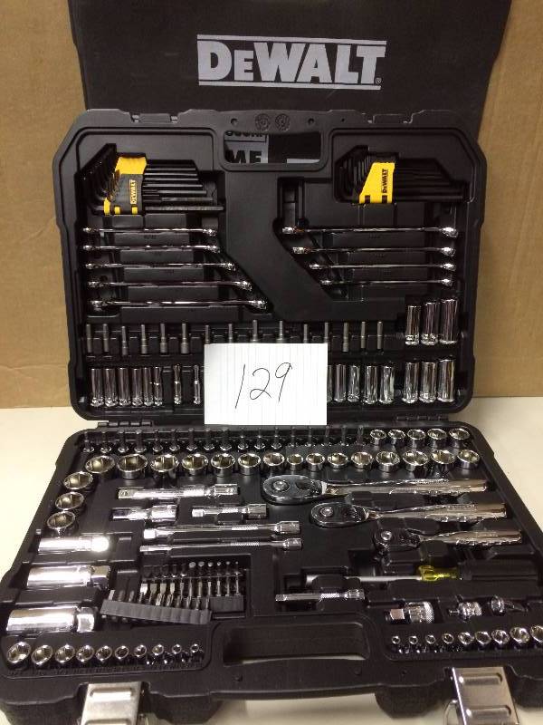 lot 129 image: Dewalt 200 Piece Mechanic Set New