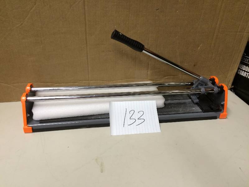 lot 133 image: HDX 20 in Tile Cutter Used