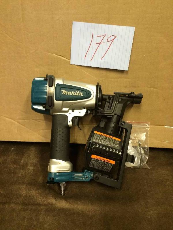 lot 179 image: Makita 1 34 Roofing Coil Nailer New