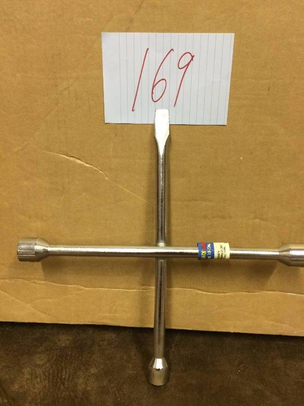 lot 169 image: Tire Lug Wrench New