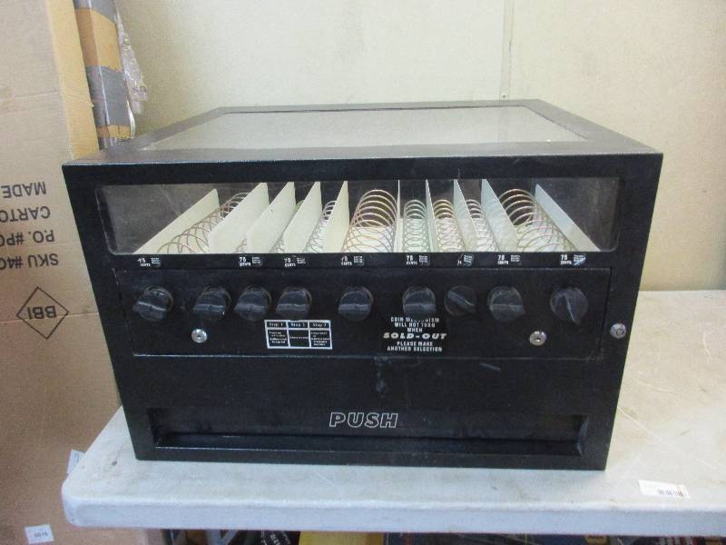 lot 7 image: Candy Vending Machine