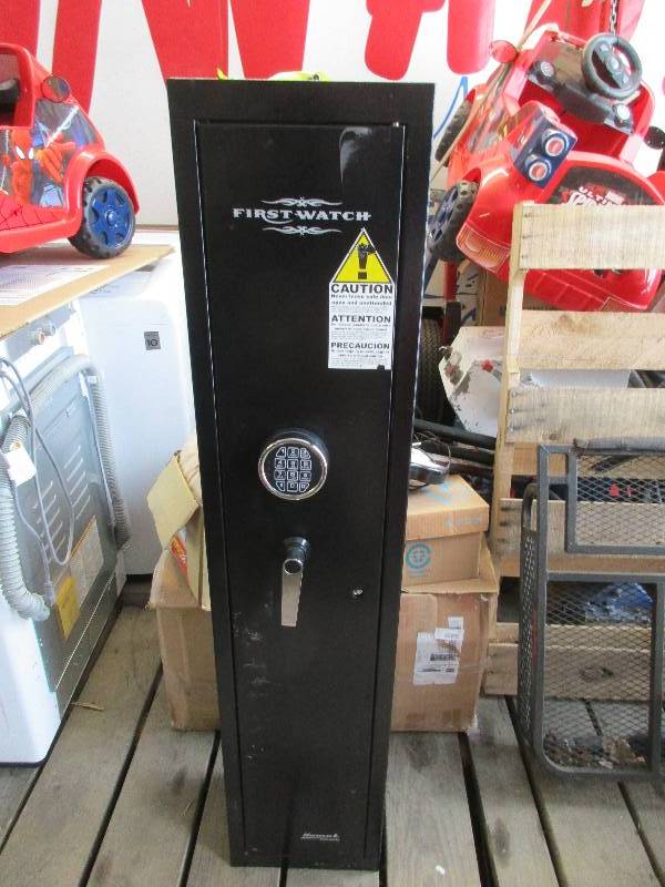 lot 9 image: Gun Safe