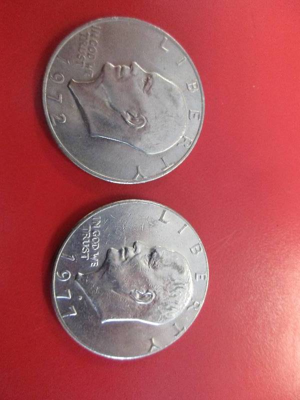 lot 20 image: Lot of (2 )Eisenhower Dollar Coins