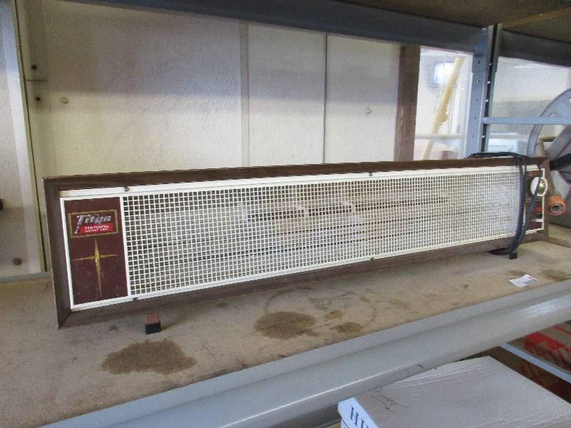 lot 61 image: Electric Heater