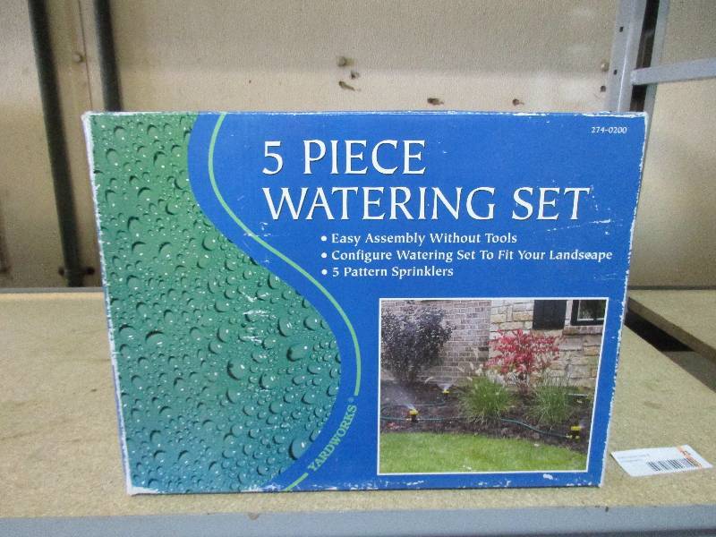 lot 71 image: Watering set