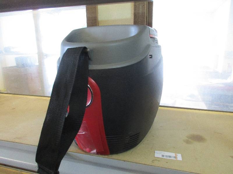 lot 75 image: 12v cooler