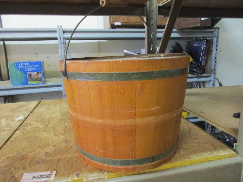 lot 83 image: Wooden pail