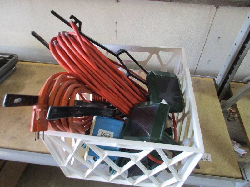 lot 93 image: Extension cords