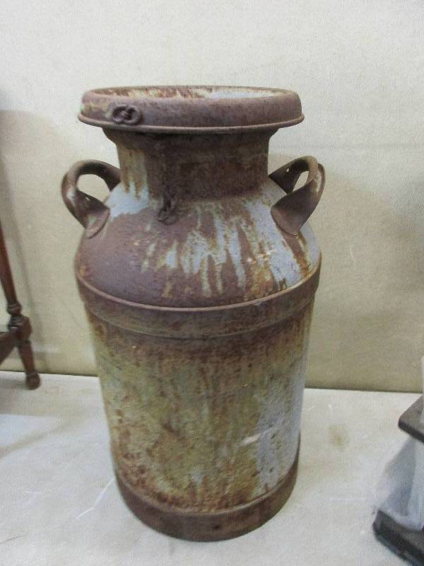 lot 116 image: Milk can with lid
