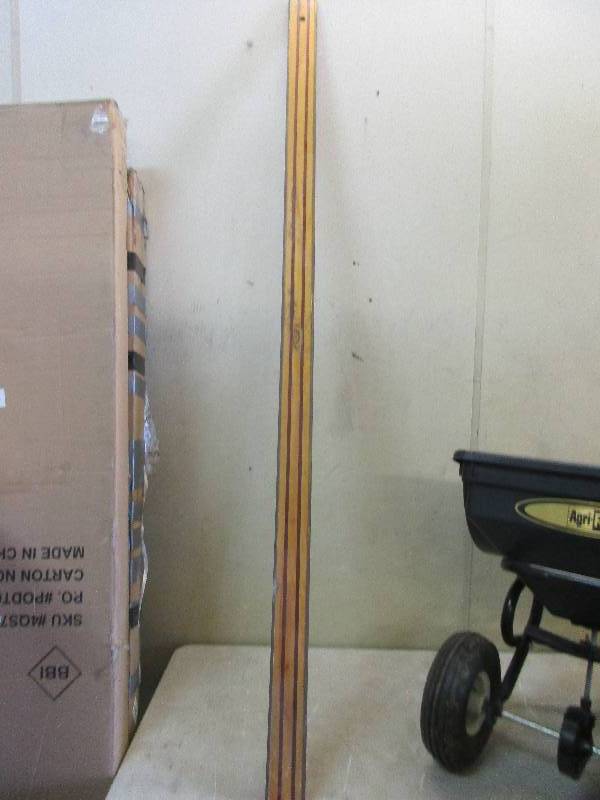 lot 121 image: Straight edge