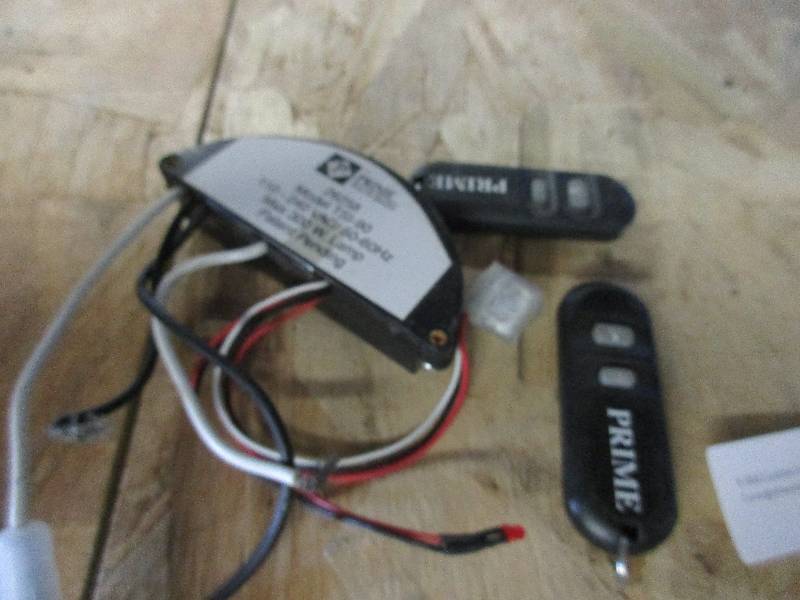 lot 151 image: Wireless light kit