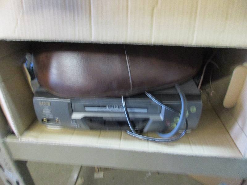 lot 153 image: Boat seat & vcr